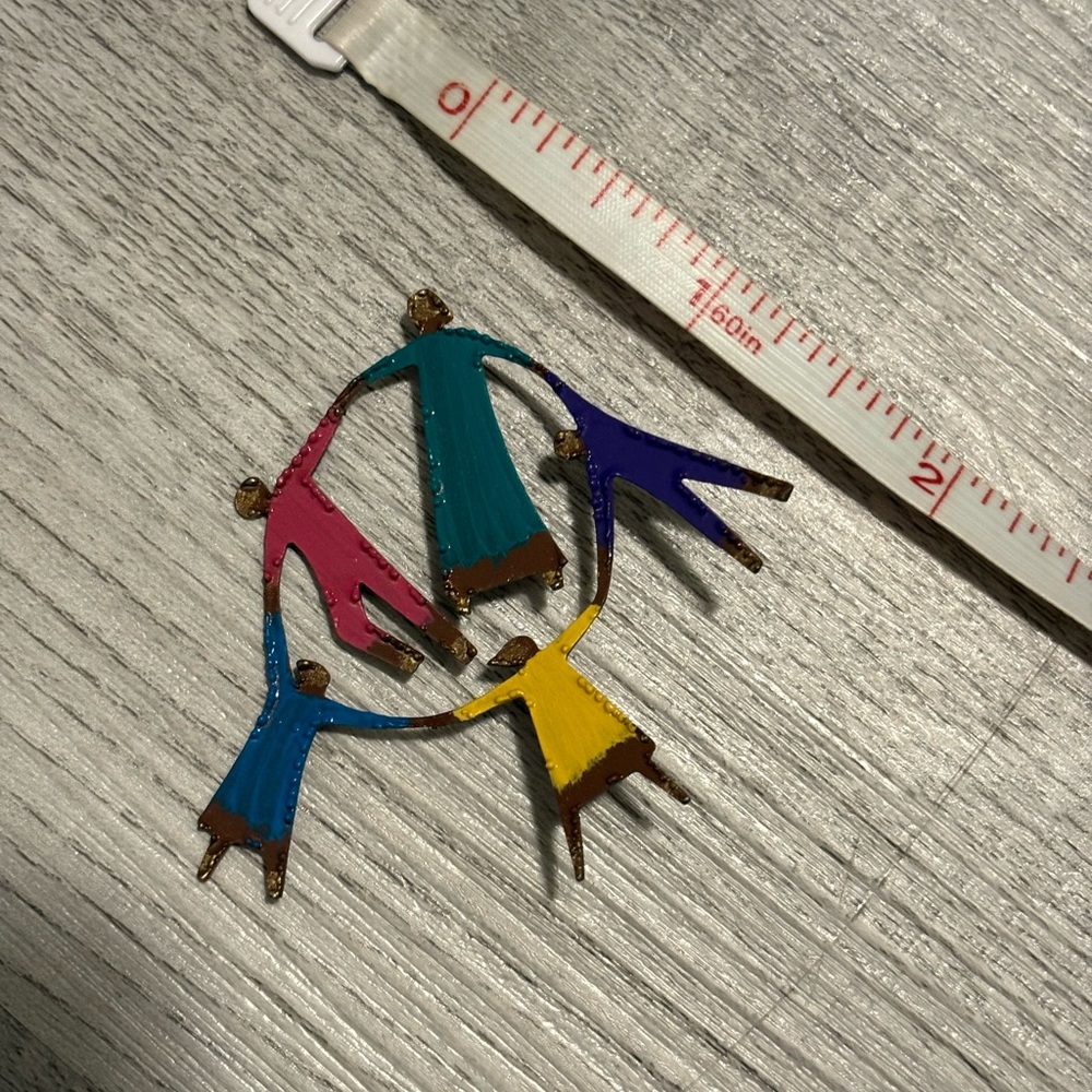 Unity Circle Pin - Picture 4 of 4